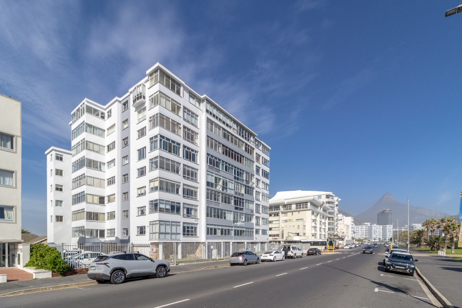 1 Bedroom Property for Sale in Mouille Point Western Cape